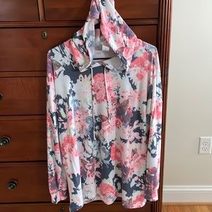 Cute tunic length lightweight hoodie in pink and gray print